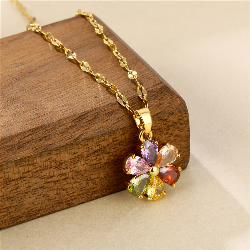 A European and American colored diamond pendant 18K gold flower titanium steel zircon necklace female, personal cold wind short flower collarbone chain - Mixbatch