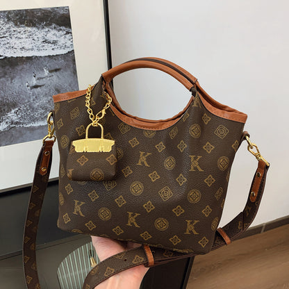 A high-end fashion portable vegetable basket bag woman