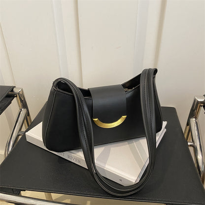 A new high-end fashion versatile women's spring and summer niche design shoulder armpit bag