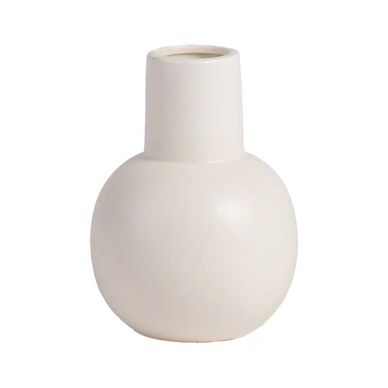A vase ornament, living room flower arrangement, ceramic, white high-end flower creativity, niche simplicity, light luxury, hydroponics, small water nourishment