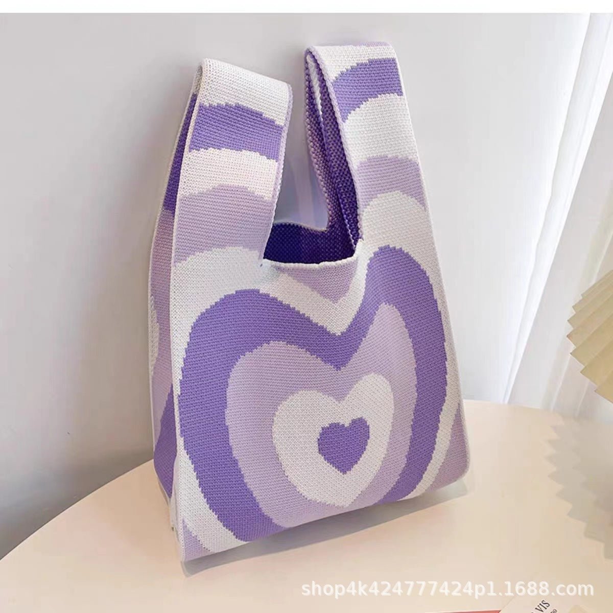 A small bag knit bag handbag