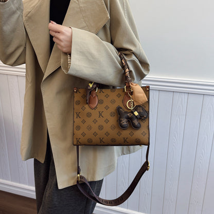 A high-end printing contrasting letters tote small bag women