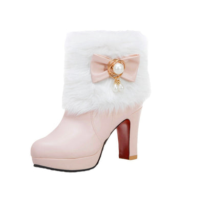 A cute bow shoes