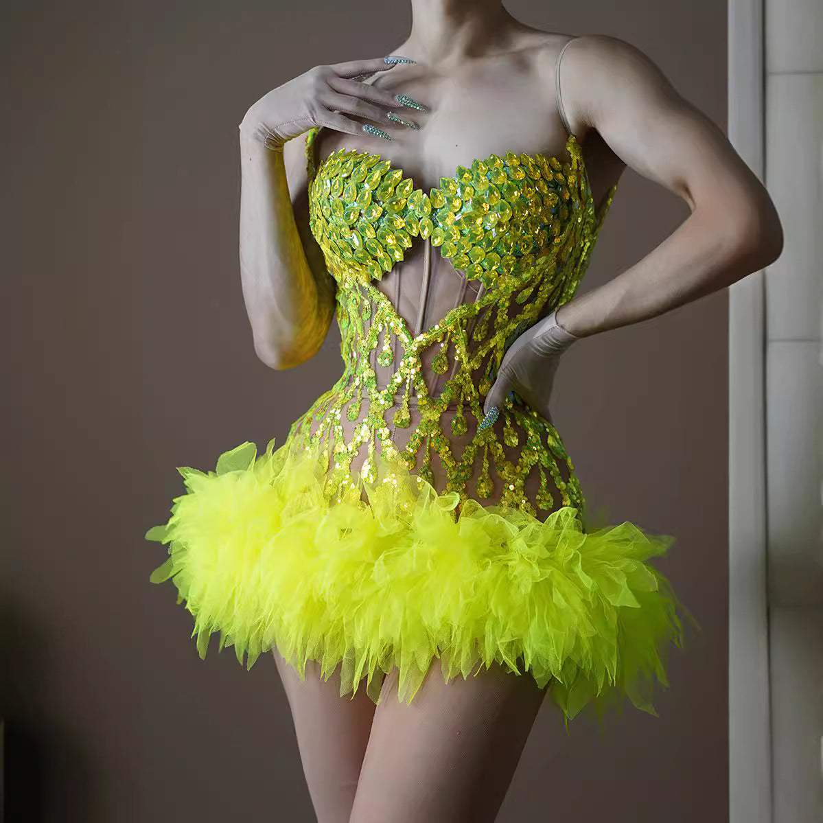 A costume nightclub bar female fluorescent full diamond mesh suspender skirt singer dance team jackfruit