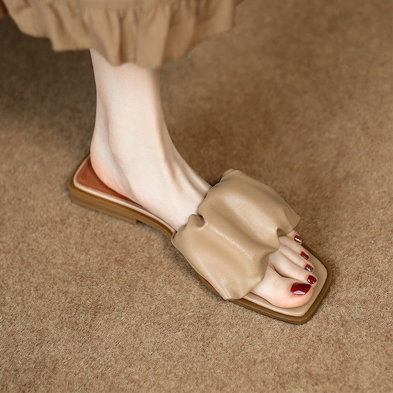 A ruffled square-headed open-toed women's summer slippers