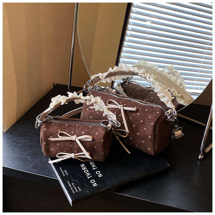 A shoulder bag handbag