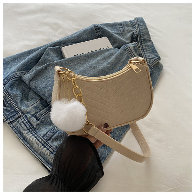 A summer new fresh felt armpit bag indentation fashion single shoulder foreign style small square bag