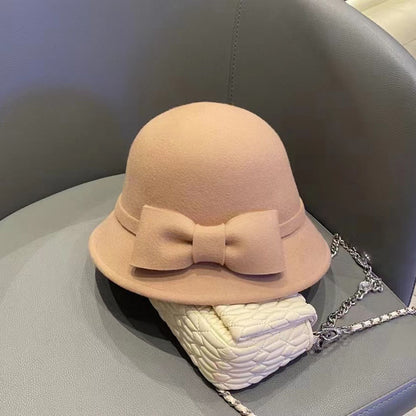 A lady's hat