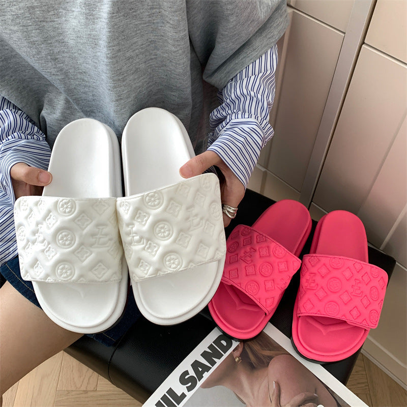 A versatile thick-bottomed muffin soft-bottomed non-slip niche cold slippers