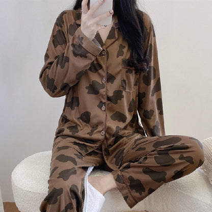 A ladies pajamas