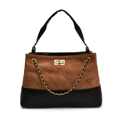 A diamond chain bag shoulder messenger bag