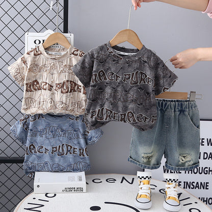 A children's short-sleeved shorts set