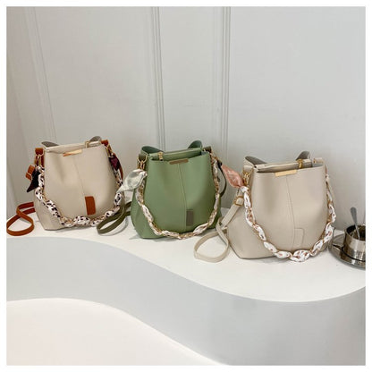 A PU shoulder bag cross-border women's bag new fashion messenger bag texture PU bucket bag versatile chain messenger bag