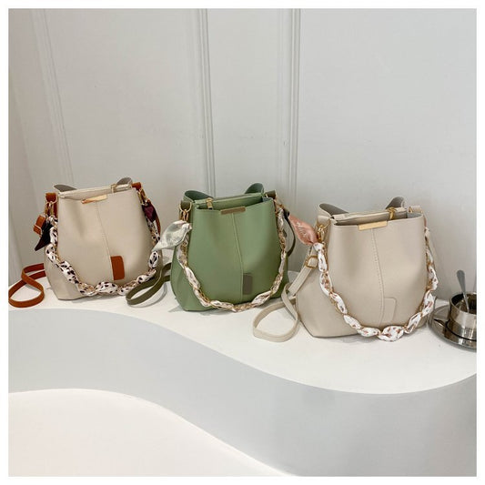 A PU shoulder bag cross-border women's bag new fashion messenger bag texture PU bucket bag versatile chain messenger bag