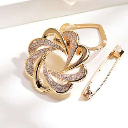 A brooch silk scarf buckle dual-purpose multi-functional clothing accessories wholesale diamond-encrusted high-end corsage women's atmospheric pin corner buckle - Mixbatch