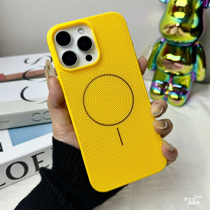 A breathable cooling mobile phone case