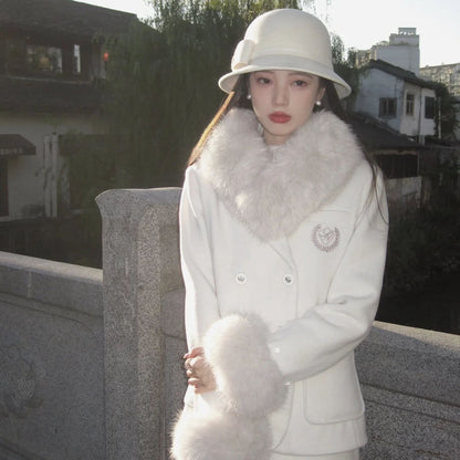 A lady's hat