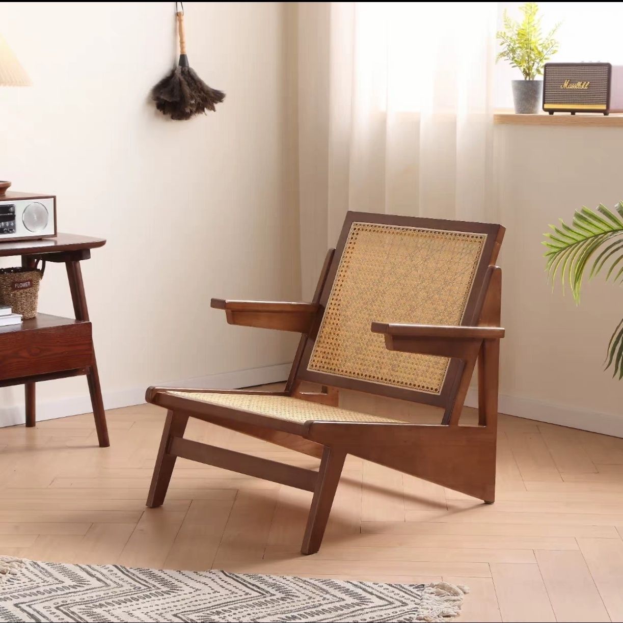 A sofa chair solid wood kangaroo chair