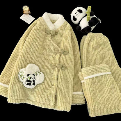 A cute pajamas thickened and velvet