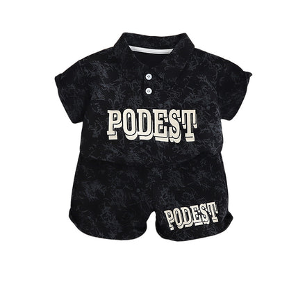 A children's short-sleeved shorts set