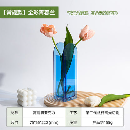 A acrylic vase ornament