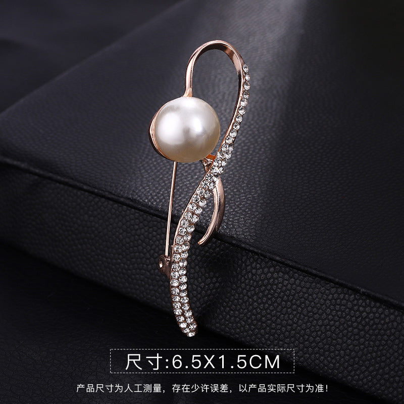 A Korean new fashion high-end brooch women's rhinestone silk scarf buckle anti-light buckle crystal brooch pin pearl jewelry - Mixbatch