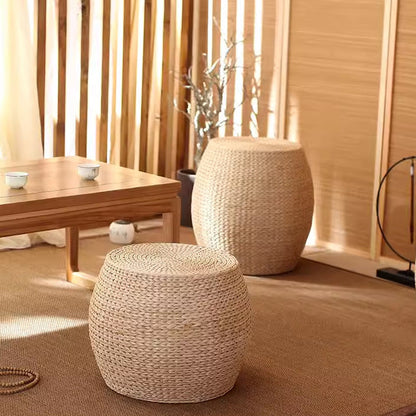 كرسي من القش 