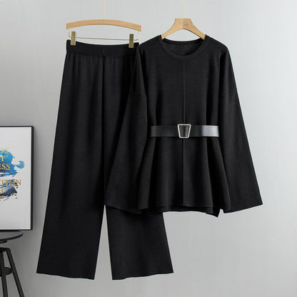 A Knitted two-piece set including belt