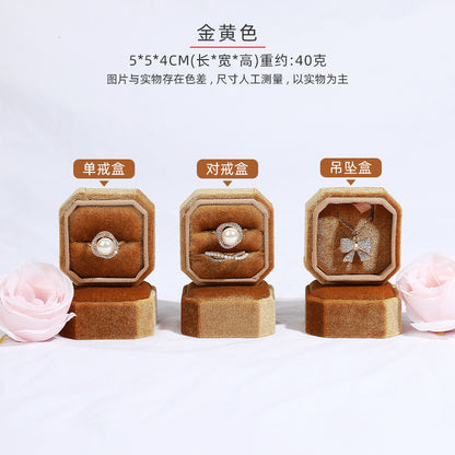 A Velvet stud earrings pendant box