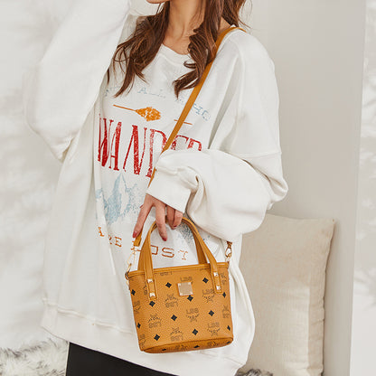 A retro European and American fashion shoulder crossbody portable bucket bag