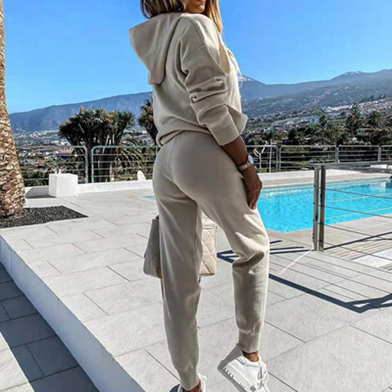 A sweater two-piece set