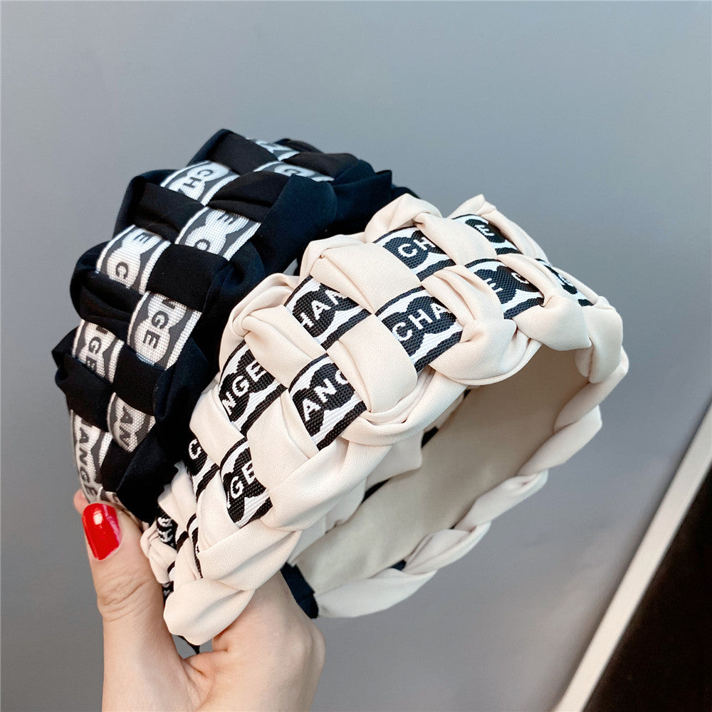 A Korean retro letter plaid headband, four-strand braided personalized hair accessories, wide-brimmed small fragrant headband