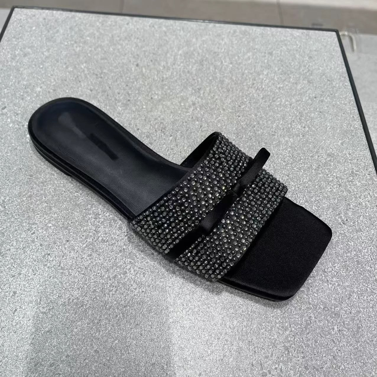 A Rhinestone Flip Flat Bottom Summer Slippers Ladies