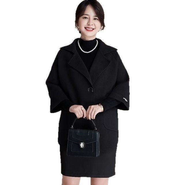 A lady's autumn and winter coat