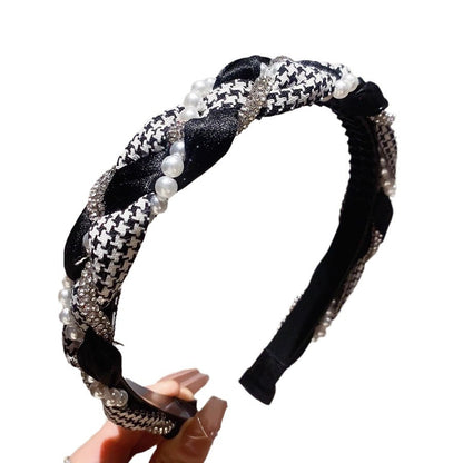 A French high-end hair accessories, thousand bird grid twist rhinestone pearl headband, high skull top, small face, head band, anti-skid hairpin.