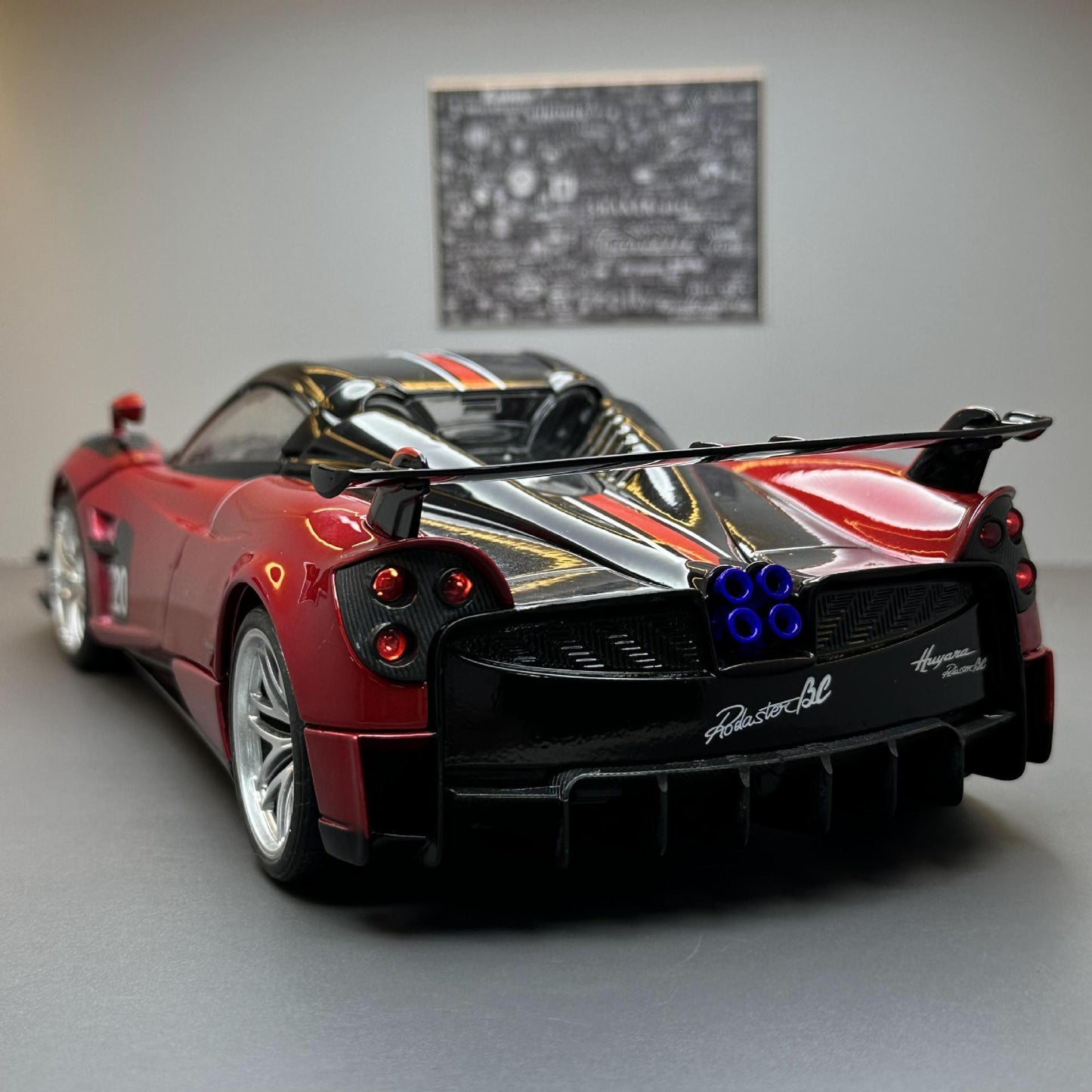 1:18 Alloy Metal Car Model Ornament
