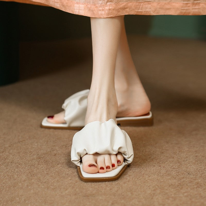 A ruffled square-headed open-toed women's summer slippers