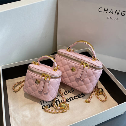 A handbag chain bag