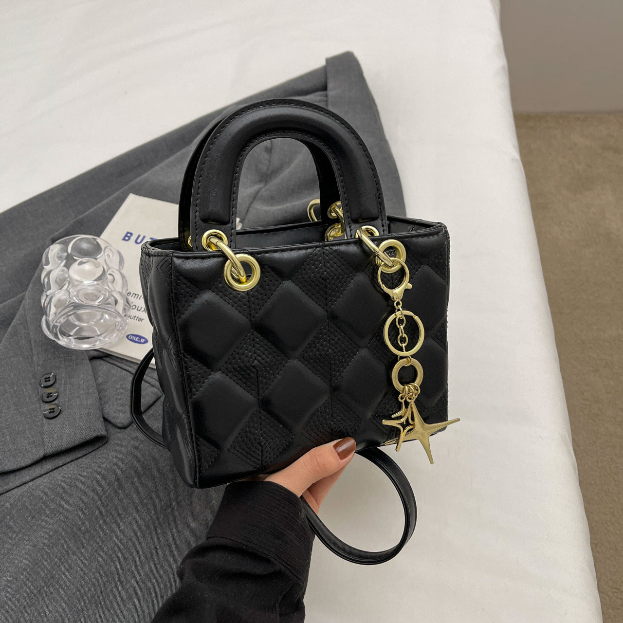 A new simple and fashionable diamond small fragrant wind handbag messenger bag Princess Diana bag wholesale - Mixbatch