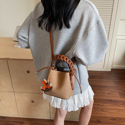 A shoulder bag messenger bag