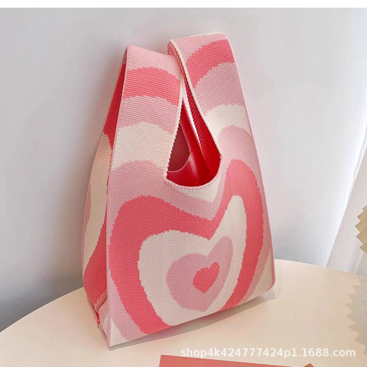 A small bag knit bag handbag