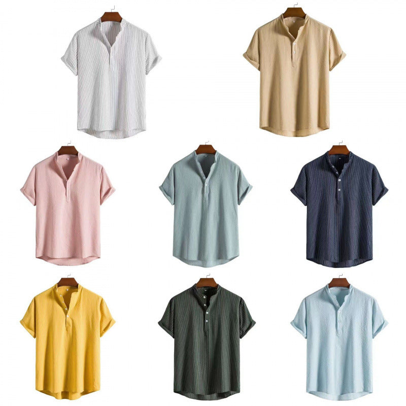 A men's stand-up collar striped short-sleeved shirt