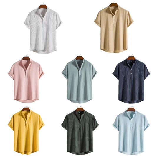 A men's stand-up collar striped short-sleeved shirt
