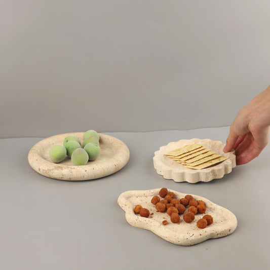 صينية زخرفية دائرية الشكل مصنوعة من رخام الترافرتين 