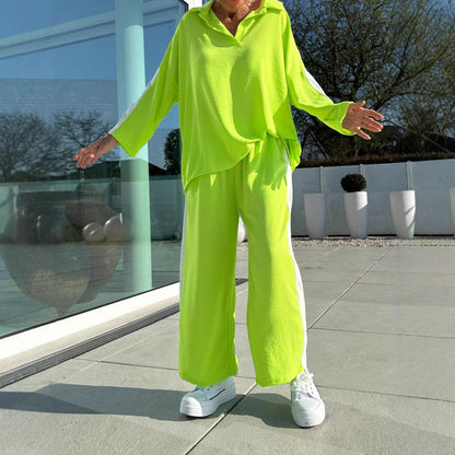 A lady's long-sleeved trousers suit