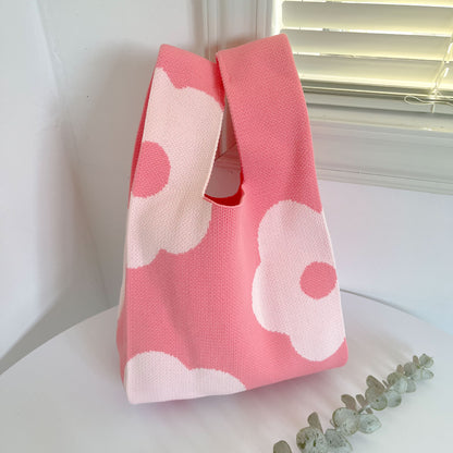 A small bag knit bag handbag