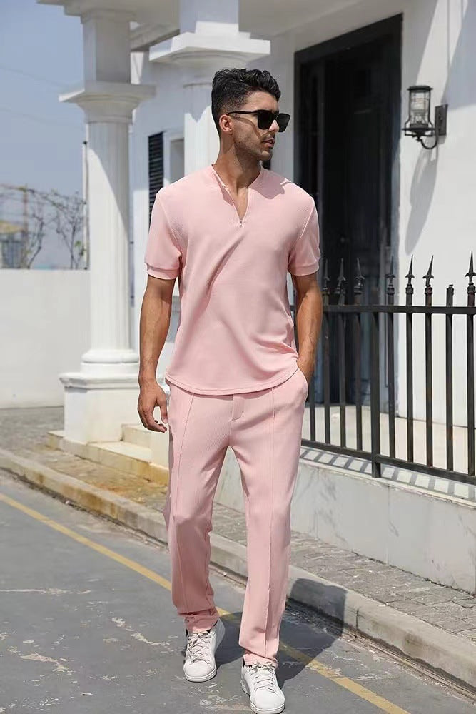 A solid color polo shirt sports suit