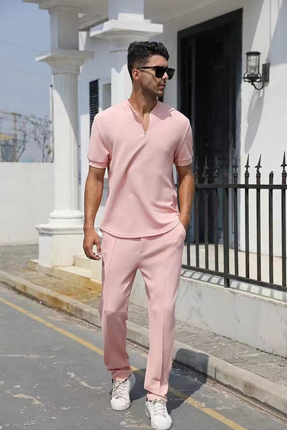 A solid color polo shirt sports suit