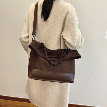 A shoulder bag large capacity messenger bag
