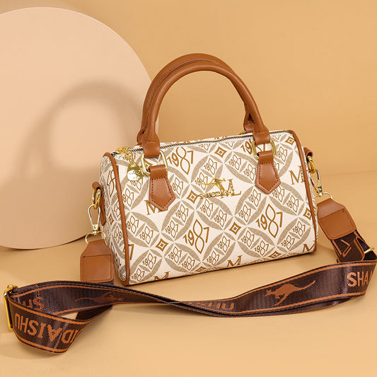 A new foreign style shoulder bag, messenger bag, pillow bag, retro printed letter handbag, versatile fashion women's bag